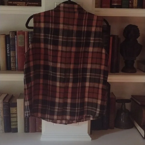 Ralph Lauren Sleeveless Symmetrically Aligned Plaid Button-down Top - Large - Picture 2 of 4